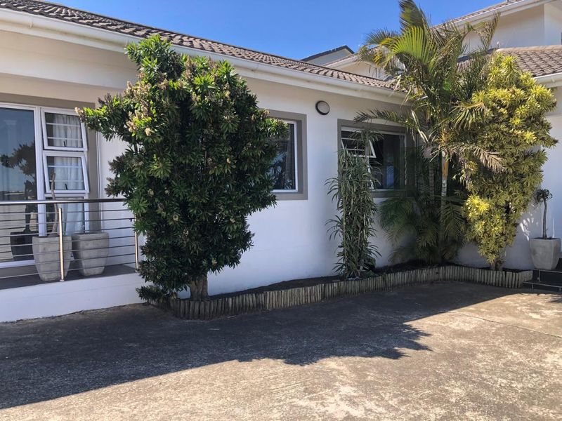 Spacious 3-Bedroom Family Home with Pool and Entertainment Areas - Photo 5