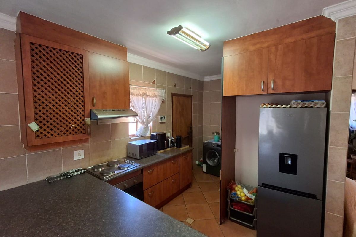 4-Bedroom Family Home in Secure Estate - Photo 5