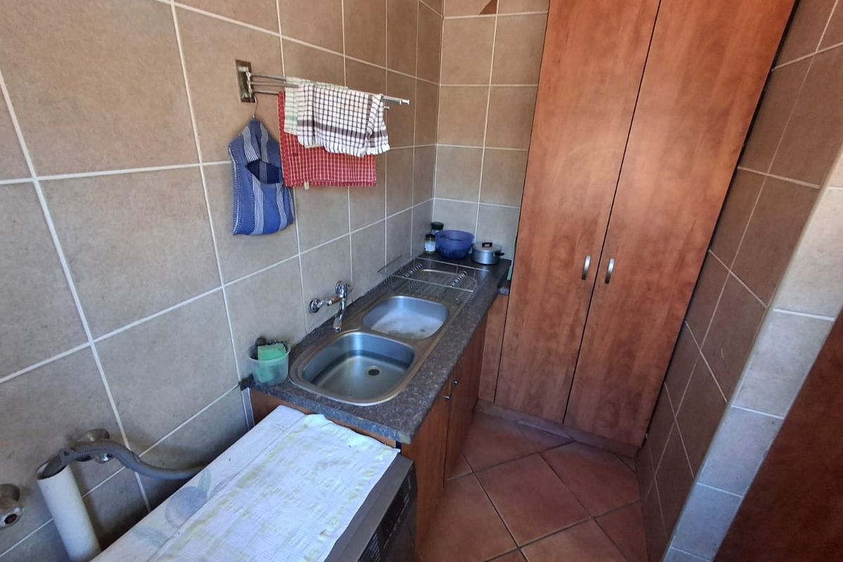 4-Bedroom Family Home in Secure Estate - Photo 5