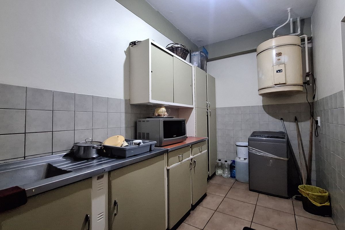 Redesigned, Situated in a Spectacular Building – Delivering Strong Returns - Photo 5