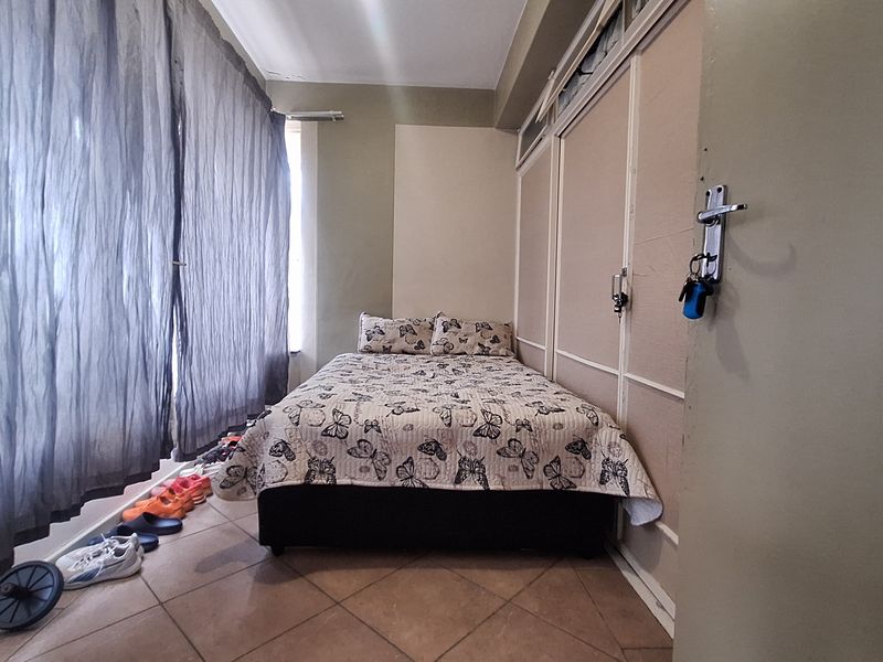 Redesigned, Situated in a Spectacular Building – Delivering Strong Returns - Photo 8