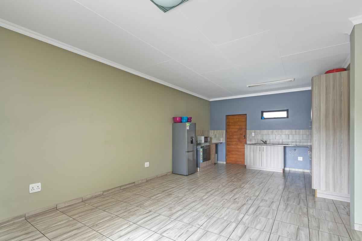 Sophisticated Urban Living in Midrand - Photo 2