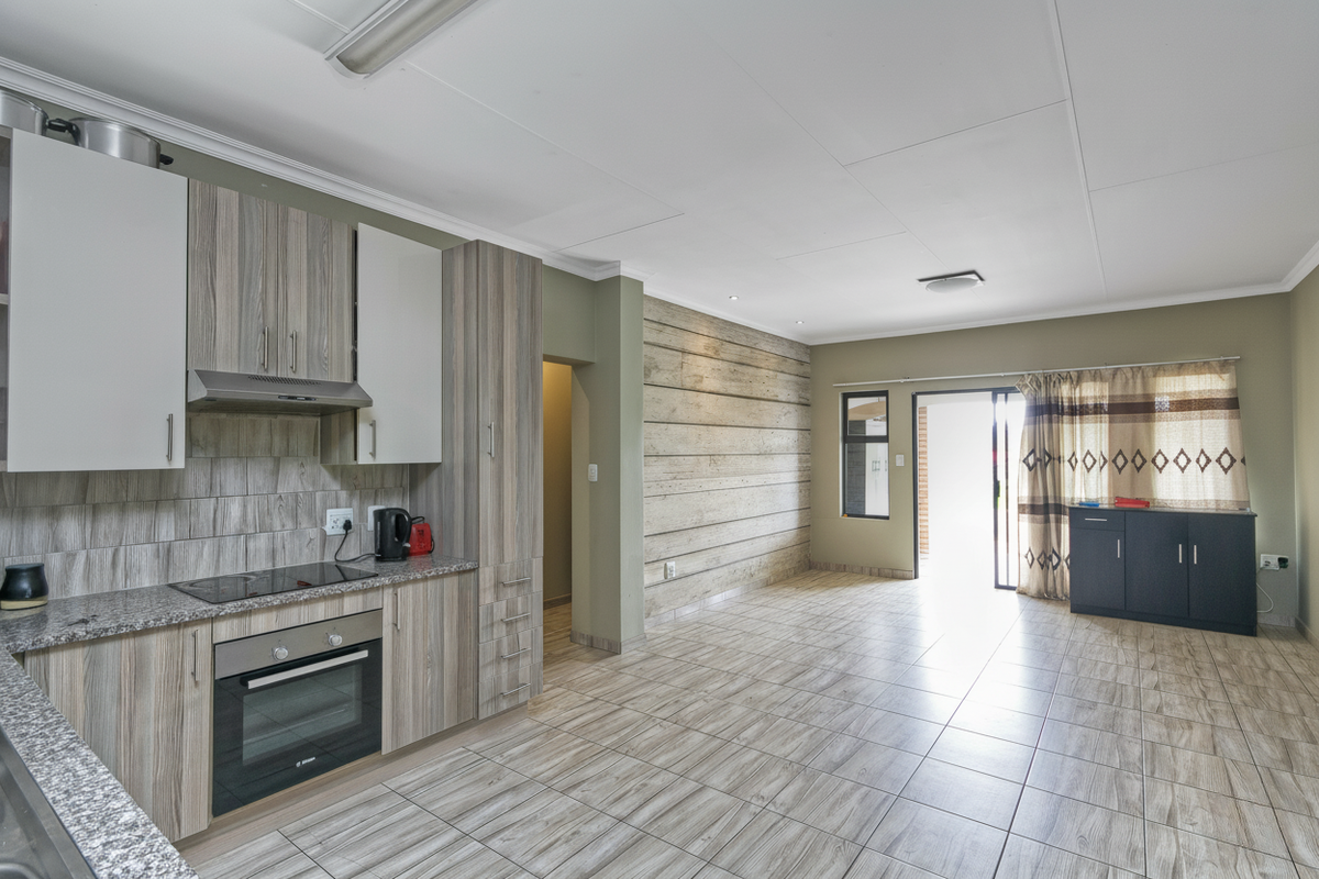 Sophisticated Urban Living in Midrand - Photo 5