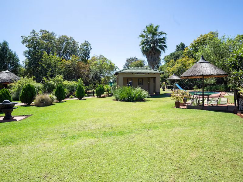 Country Estate Offering Comfort, Privacy, and Profit - Photo 3