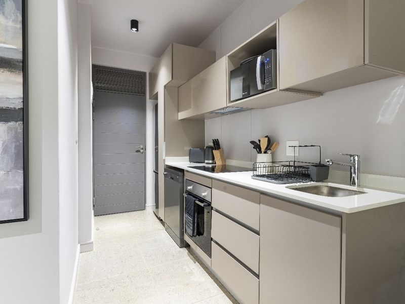 Luxury Apartment on Secure Estate! - Photo 5