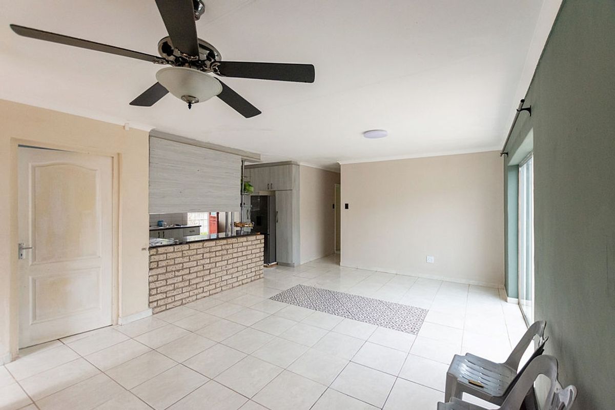 4 Bedroomhouse with Flat for Sale - Photo 5