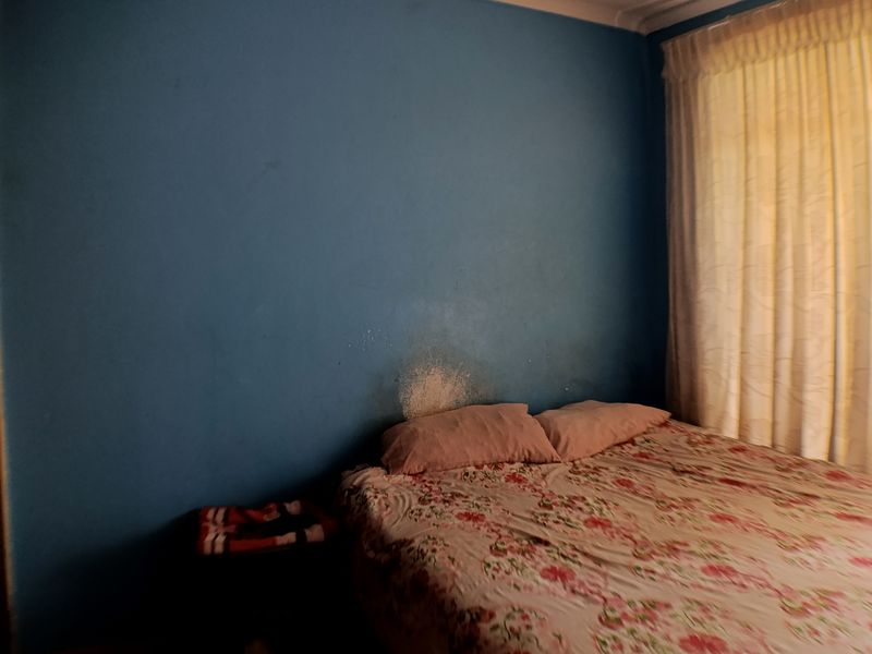 Spacious 5-Bedroom Family Home with Ample Parking and Domestic Quarters - Photo 5