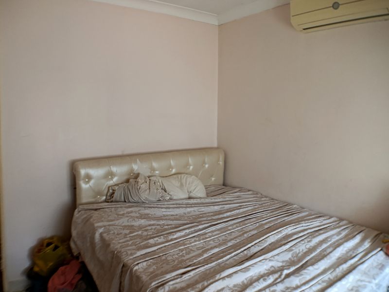 Spacious 5-Bedroom Family Home with Ample Parking and Domestic Quarters - Photo 7