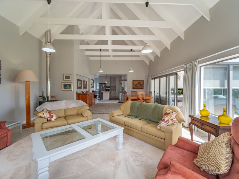 Exceptional value plus located in a quiet and sought after cul de sac. Let's go to the Links! - Photo 10