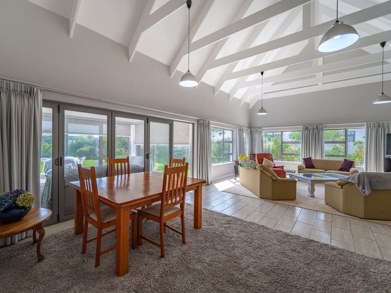 Exceptional value plus located in a quiet and sought after cul de sac. Let's go to the Links! - Photo 8