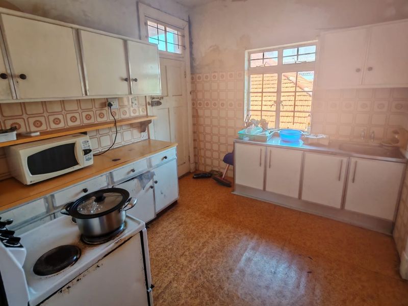 PERFECT INVESTMENT PROPERTY! DONT MISS OUT! - Photo 2