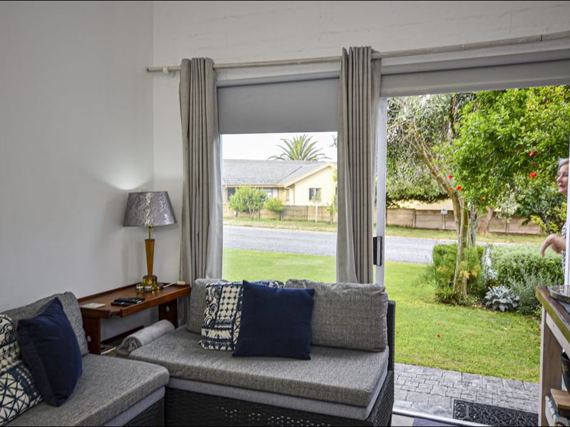 Prime Coastal Income Property Just 400m from the Beach - Photo 10