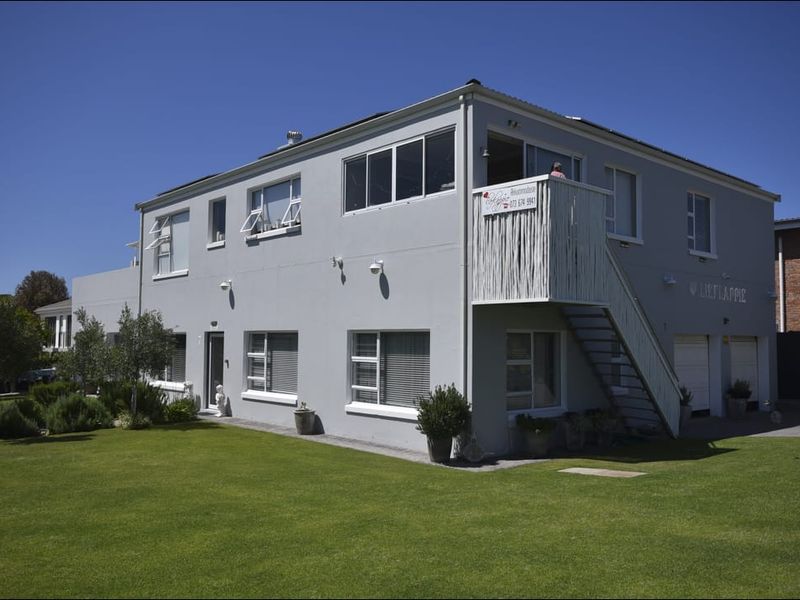 Prime Coastal Income Property Just 400m from the Beach - Photo 8