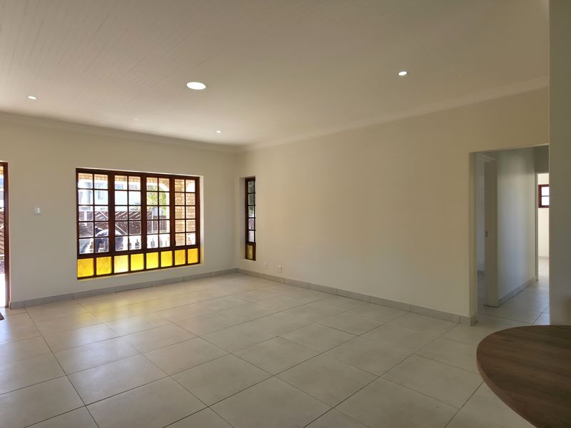 Beautifully Maintained Move-In Ready Home - Photo 6