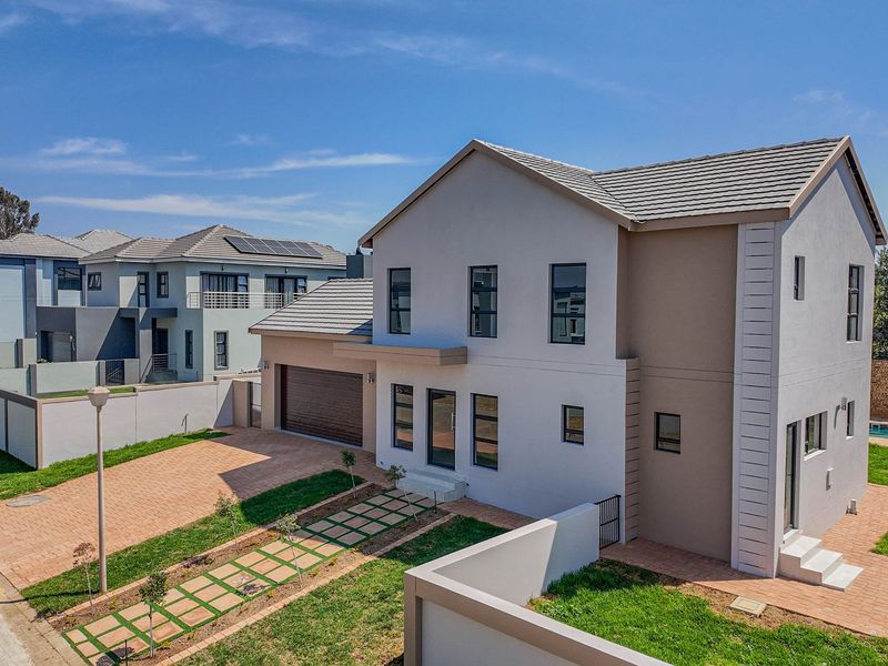 Executive Homes directly from Developer-Blue Hills ext1 - Photo 1