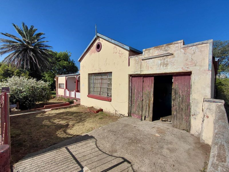 Spacious corner home - Photo 4