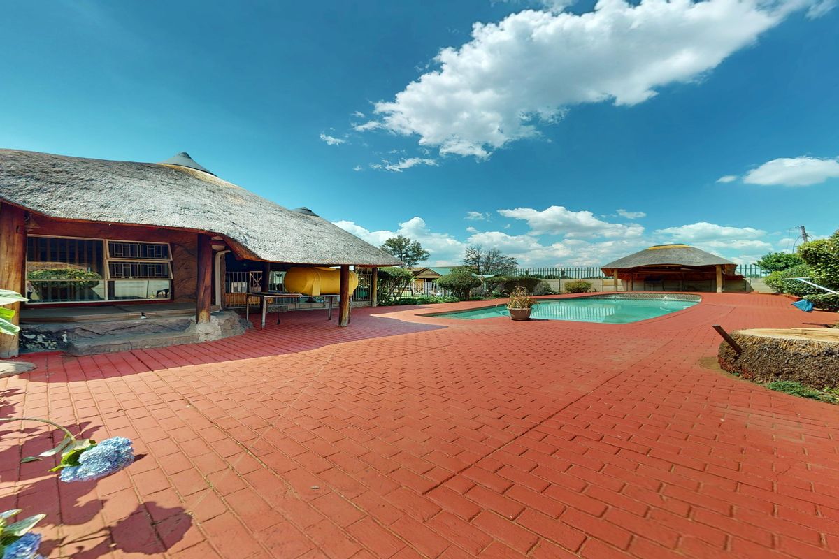 Spacious 4-Bedroom Family Home with Flatlet, Pool  and Excellent Security - Photo 5