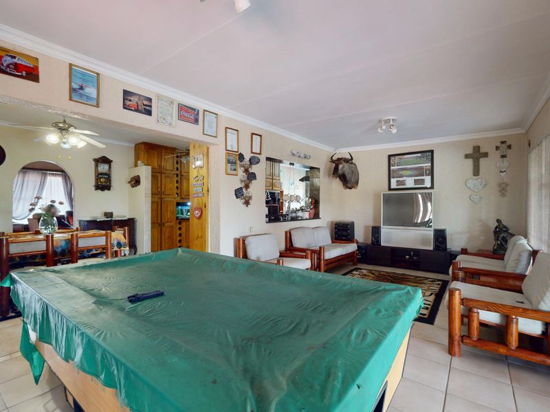 Spacious 4-Bedroom Family Home with Flatlet, Pool  and Excellent Security - Photo 10