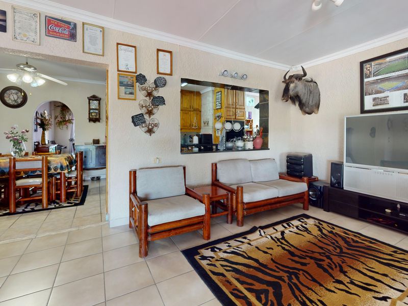 Spacious 4-Bedroom Family Home with Flatlet, Pool  and Excellent Security - Photo 8