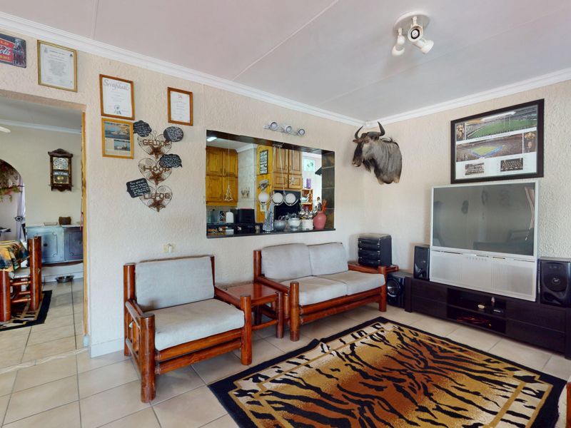 Spacious 4-Bedroom Family Home with Flatlet, Pool  and Excellent Security - Photo 6