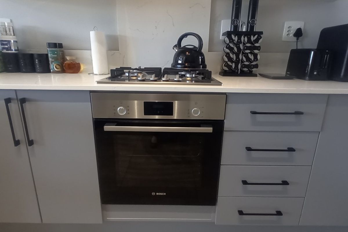 Immaculate 2-bedroom apartment for sale in Alphen Park, Pretoria - Photo 4