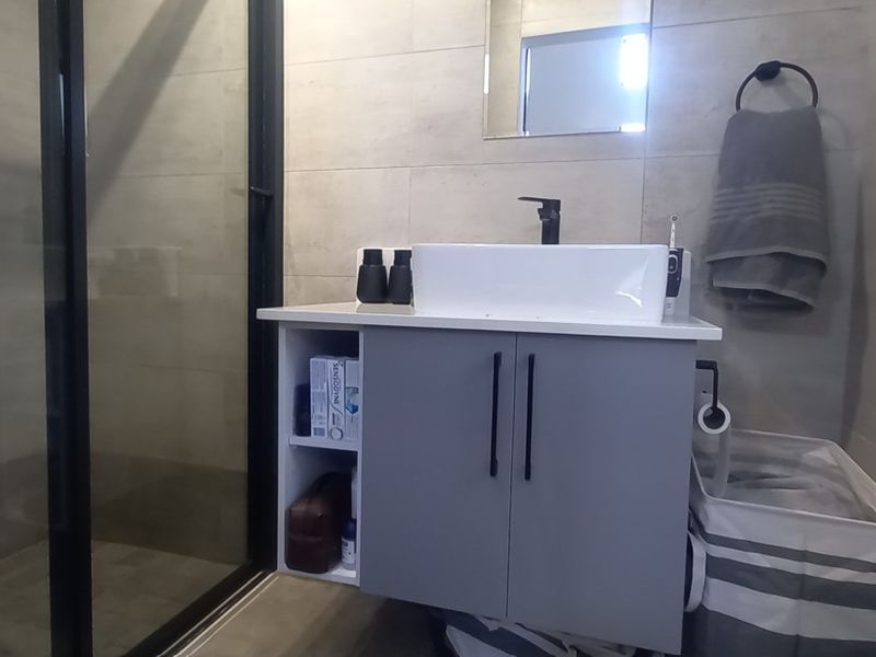 Immaculate 2-bedroom apartment for sale in Alphen Park, Pretoria - Photo 8