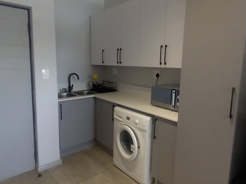 Immaculate 2-bedroom apartment for sale in Alphen Park, Pretoria - Photo 5