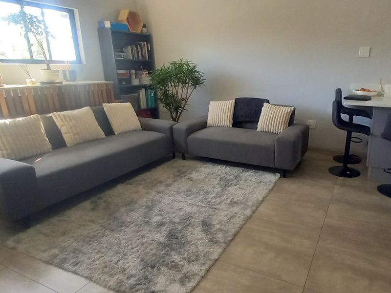 Immaculate 2-bedroom apartment for sale in Alphen Park, Pretoria - Photo 2