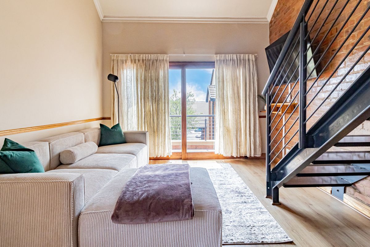 Spacious Loft Living in Prime Location - Photo 2