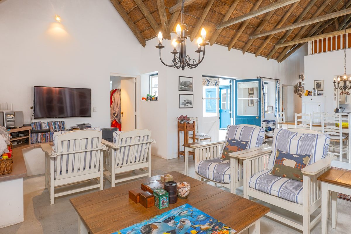 Have you seen this comfortable family home in Langezandt? - Photo 2