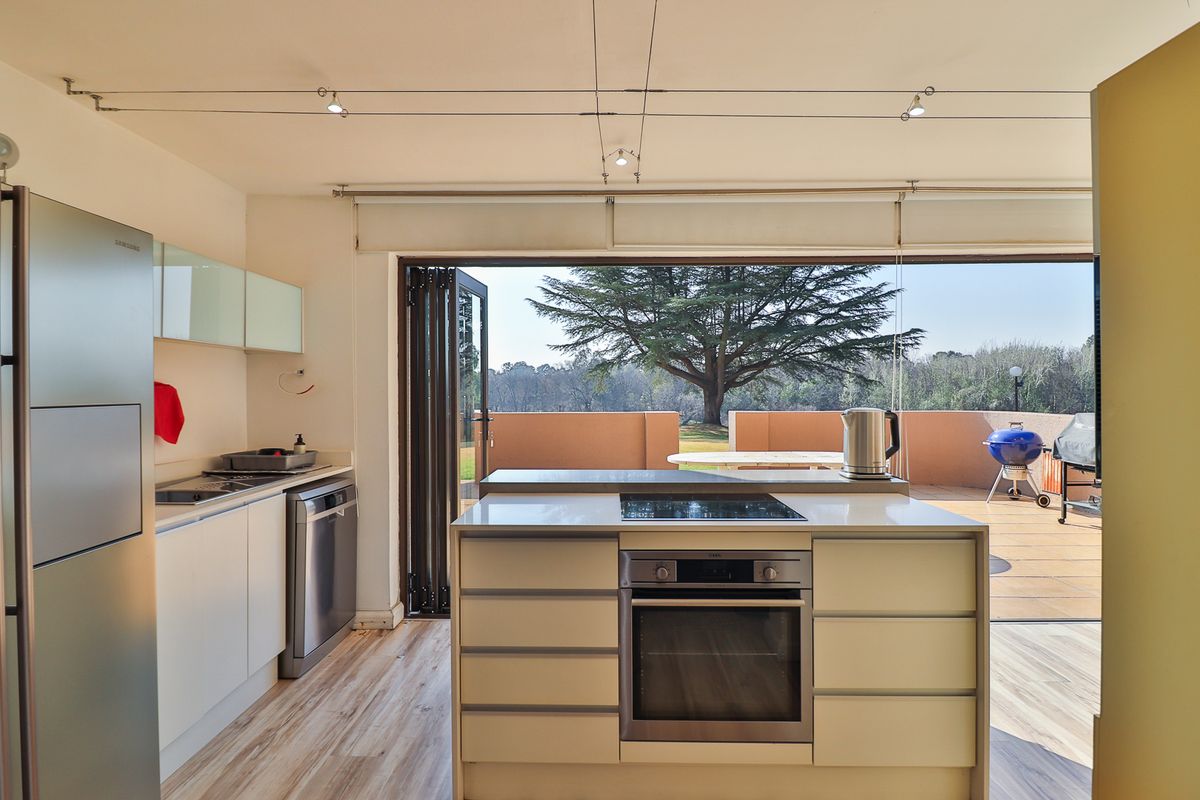 Executive Waterfront Living at Riviera Villas on the Vaal River - Photo 4