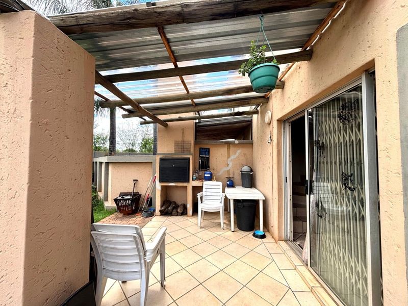 Spacious and Secure 2 Bedroom Family Home in Annlin. - Photo 8