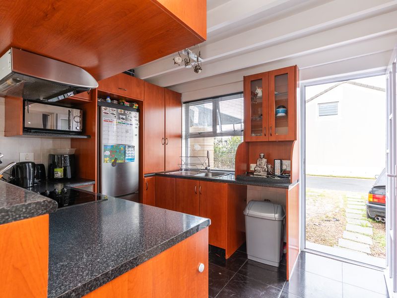 Duplex mezzanine townhouse in Thornton - Photo 2