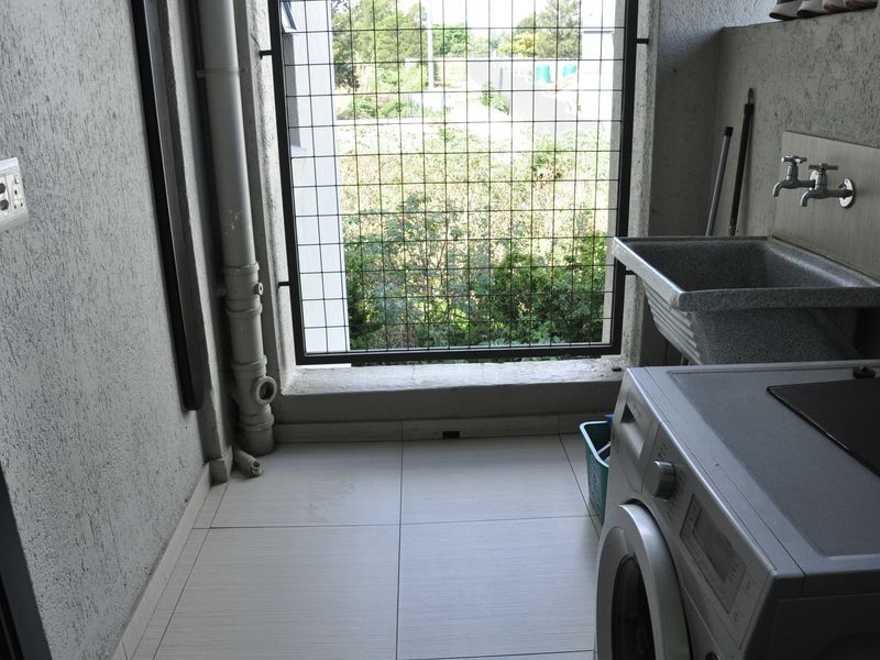 Modern 3-Bedroom Gem in the Heart of Kyalami Ridge – Jacana Estate - Photo 6