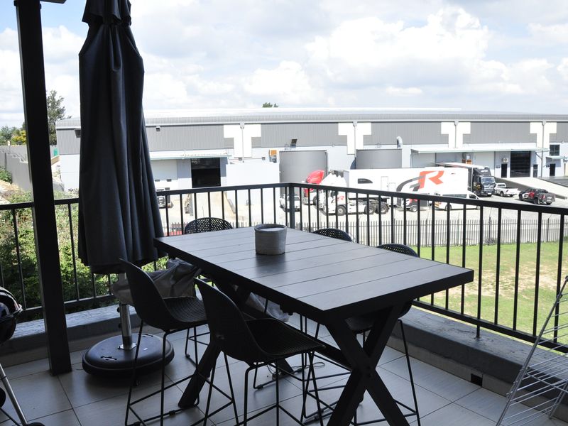 Modern 3-Bedroom Gem in the Heart of Kyalami Ridge – Jacana Estate - Photo 7