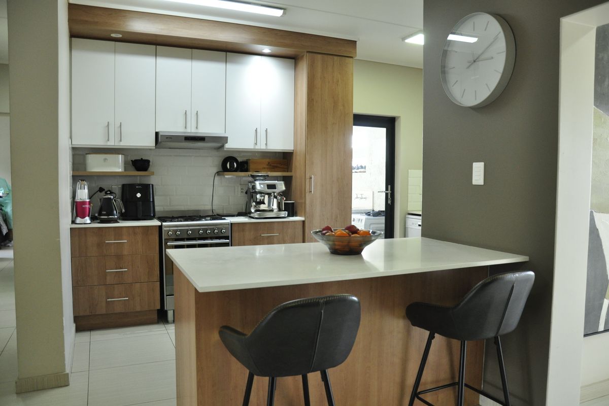 Modern 3-Bedroom Gem in the Heart of Kyalami Ridge – Jacana Estate - Photo 3