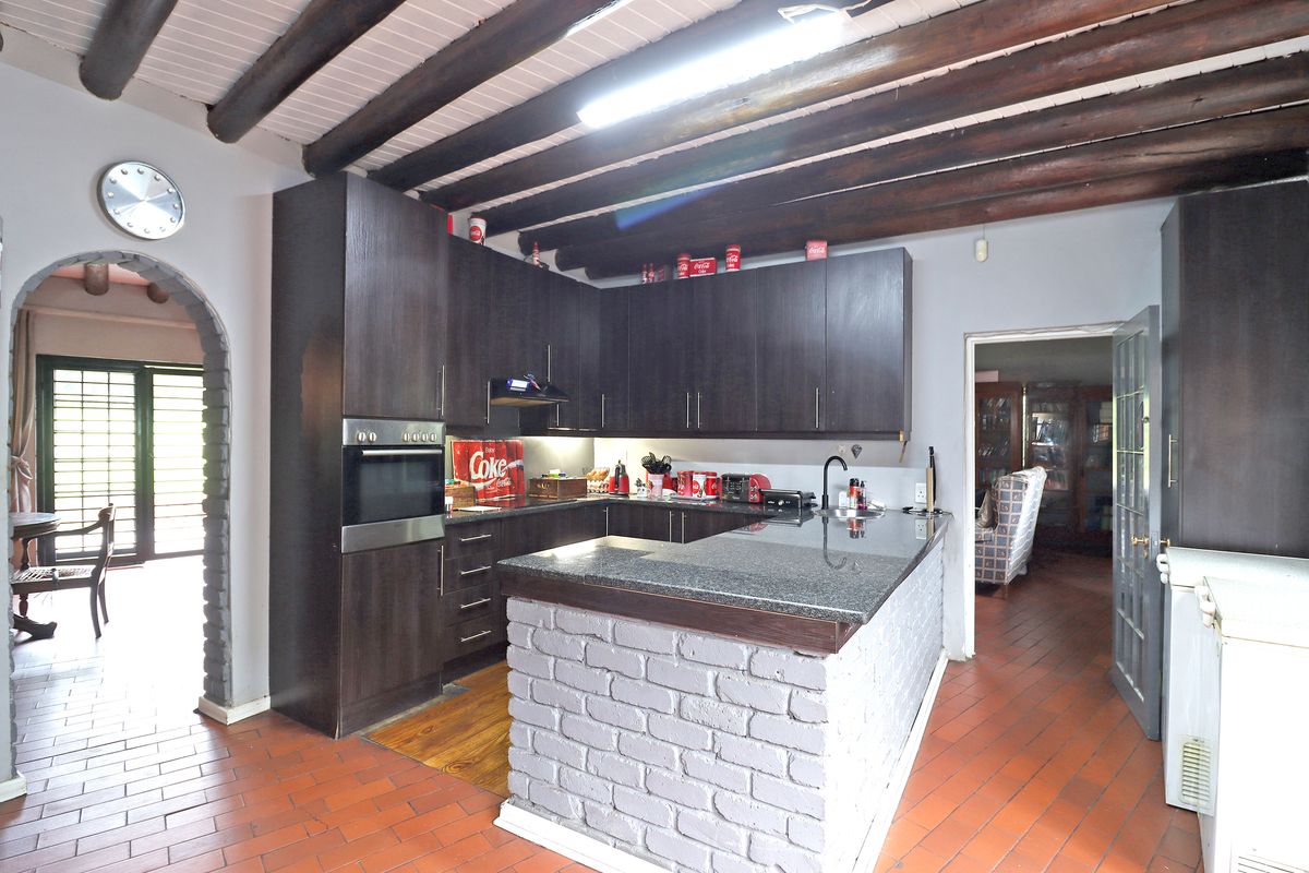 A COUNTRY RETREAT IN THE HEART OF RANDJESFONTEIN - Photo 5