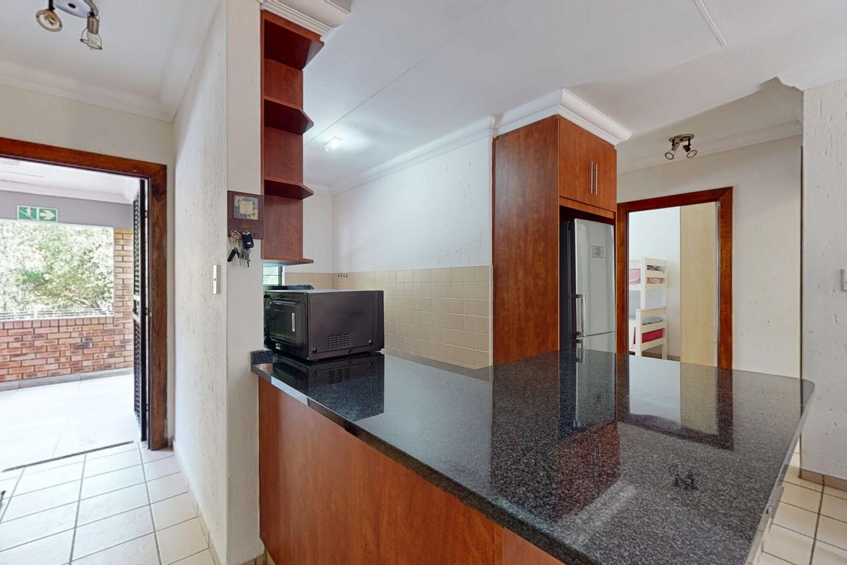 Comfort Meets Class - Elegant & Affordable Living in Ravenswood Mews-All offers welcome! - Photo 4