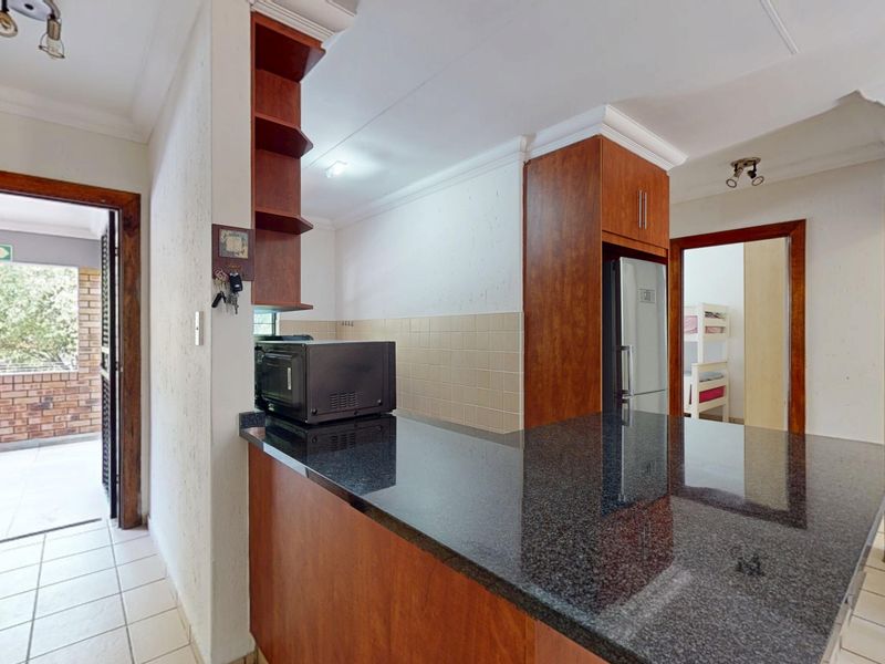 Comfort Meets Class - Elegant & Affordable Living in Ravenswood Mews-All offers welcome! - Photo 4