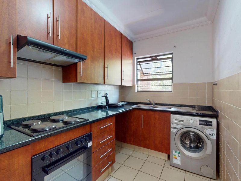 Comfort Meets Class - Elegant & Affordable Living in Ravenswood Mews-All offers welcome! - Photo 7