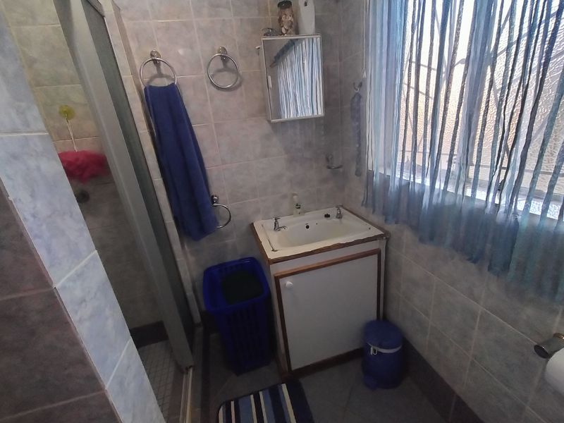 Bring Your Vision – Spacious Double-Storey Home with Solid Structure - Photo 7