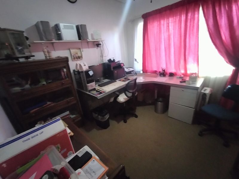 Bring Your Vision – Spacious Double-Storey Home with Solid Structure - Photo 6