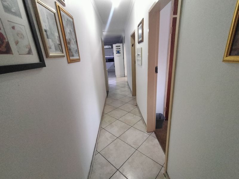 Bring Your Vision – Spacious Double-Storey Home with Solid Structure - Photo 5