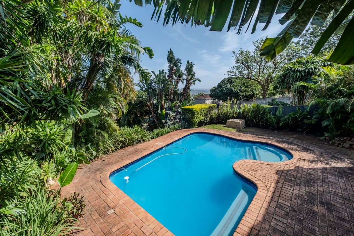 Spacious Multi Level Family Home in Serene Umgeni Park - Photo 3