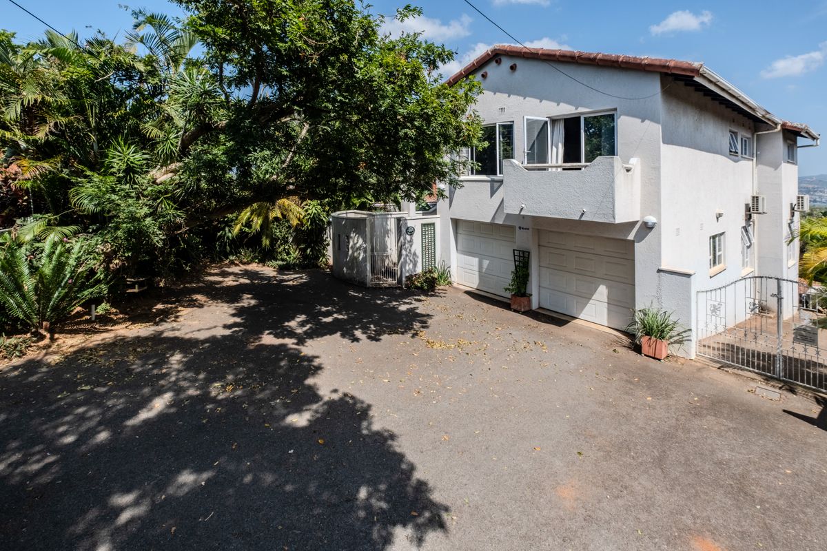 Spacious Multi Level Family Home in Serene Umgeni Park - Photo 4