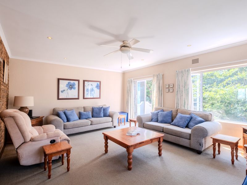 Spacious Multi Level Family Home in Serene Umgeni Park - Photo 5