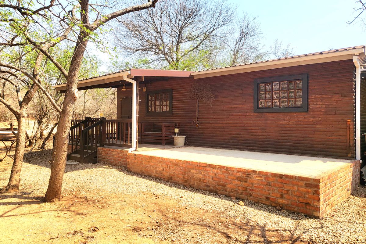 Charming 2-bedroom house in scenic Marloth Park, perfect for nature lovers and tranquil living! - Photo 2