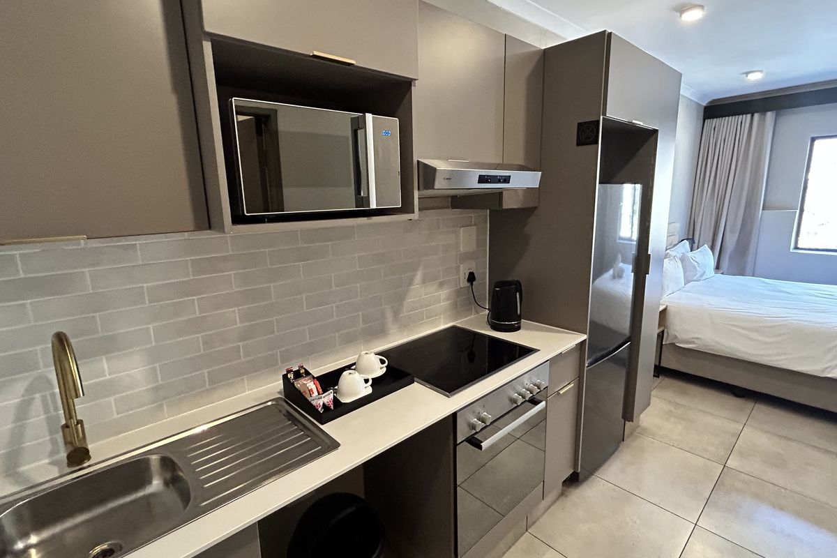 Luxury Home stop for the business person looking for home from Home. - Photo 2