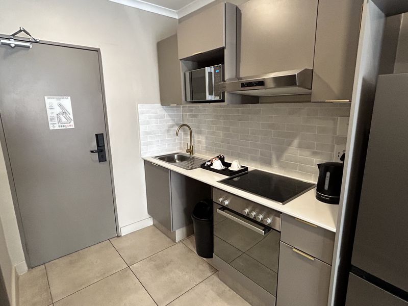 Luxury Home stop for the business person looking for home from Home. - Photo 3