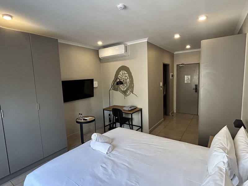 Luxury Home stop for the business person looking for home from Home. - Photo 5